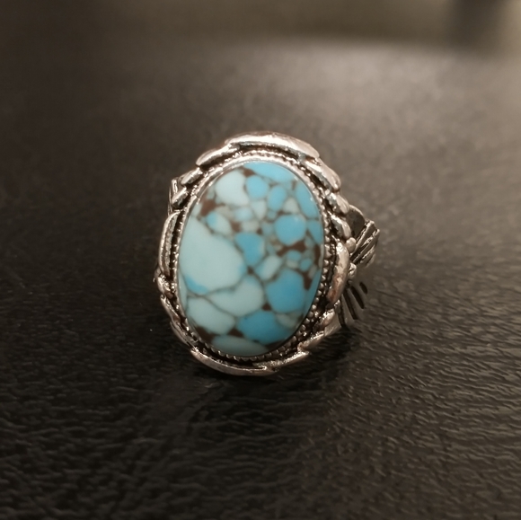 Jewelry - Bisbee turquoise fashion ring